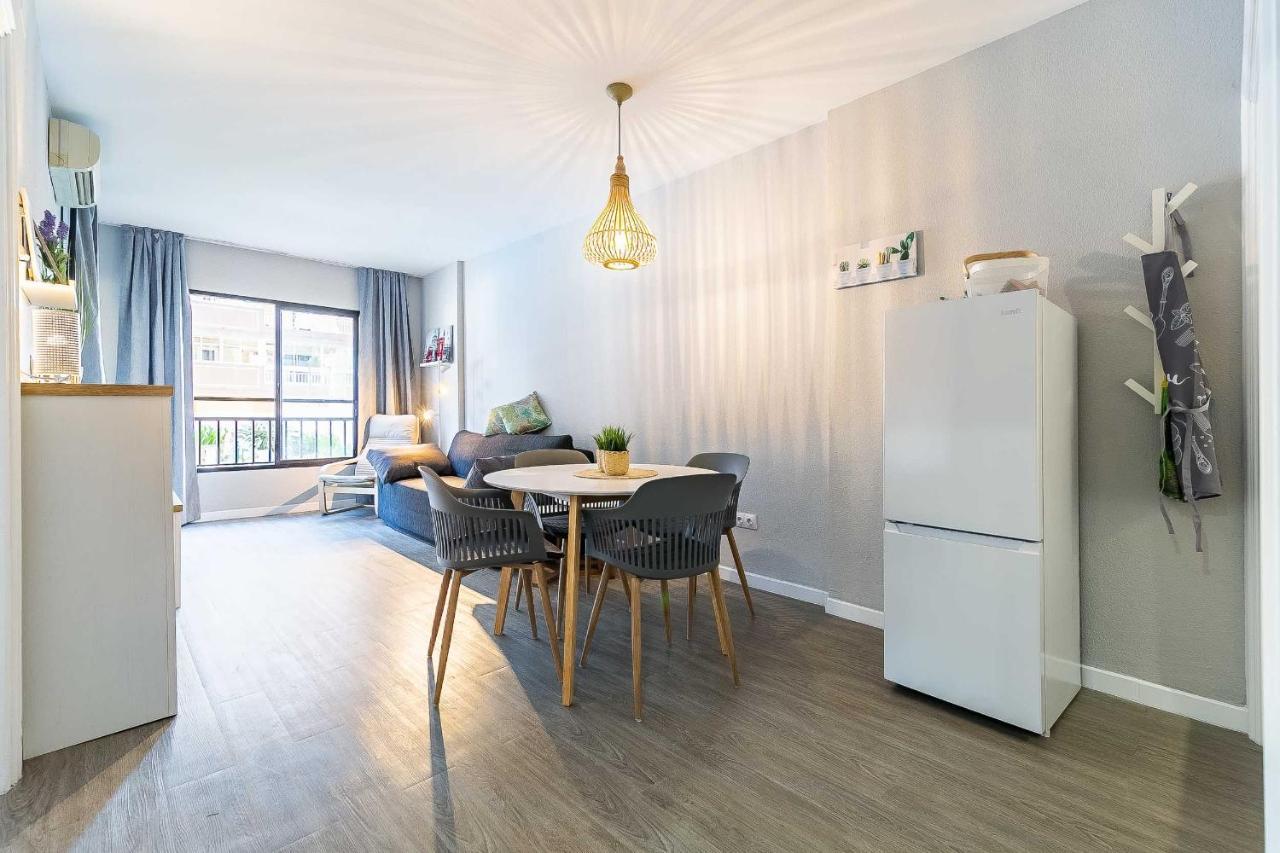 76-Lovely Beach Front Apartment In Фуeнхирола Екстериор снимка