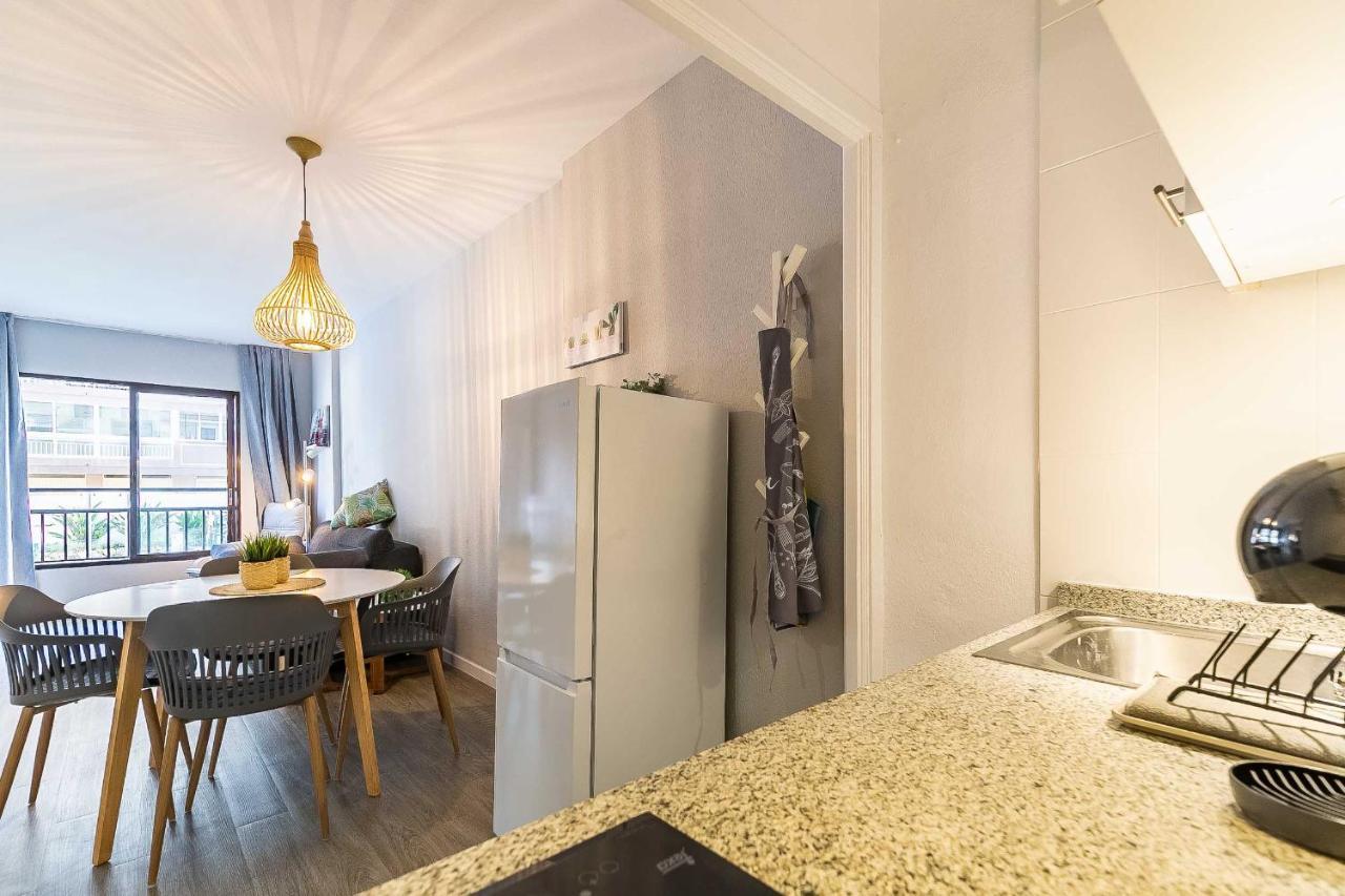 76-Lovely Beach Front Apartment In Фуeнхирола Екстериор снимка